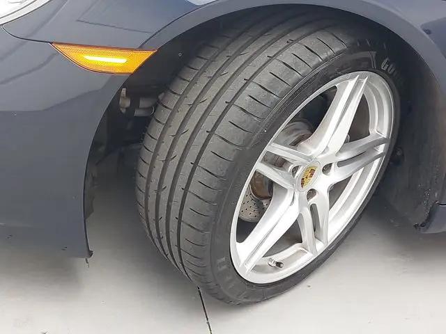 2018 Porsche 911 Carrera