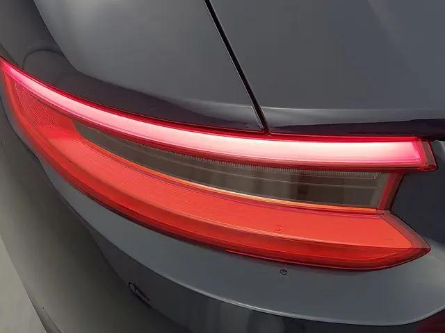 2018 Porsche 911 Carrera