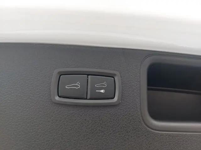 2026 Porsche Macan T