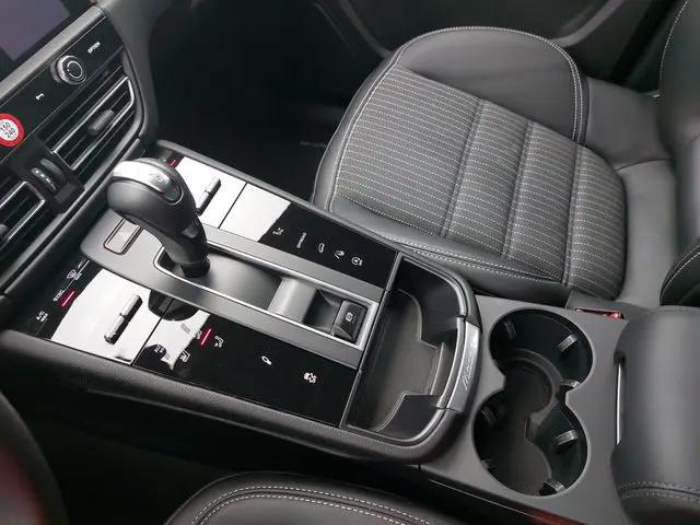 2026 Porsche Macan T