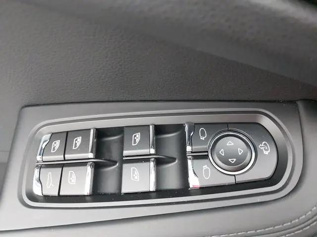 2026 Porsche Macan T