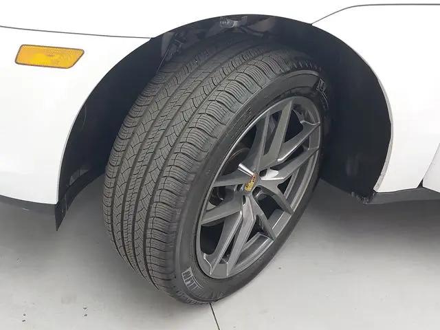 2026 Porsche Macan T