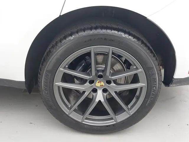 2026 Porsche Macan T