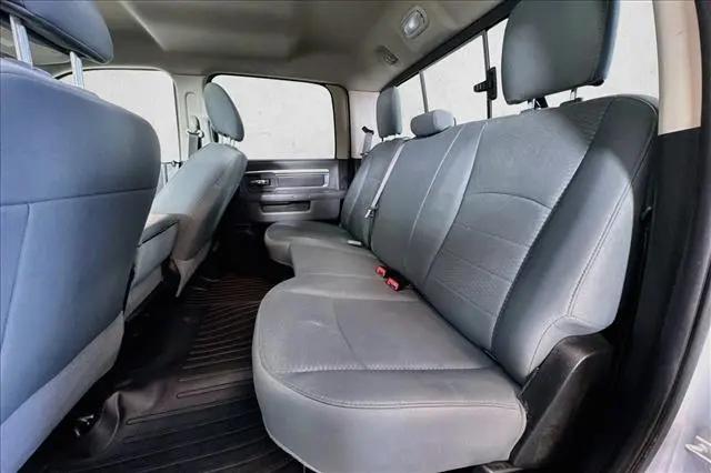 2019 Ram 1500 Classic SLT Crew Cab 4x4 64 Box