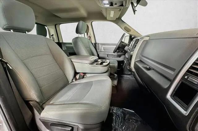 2019 Ram 1500 Classic SLT Crew Cab 4x4 64 Box