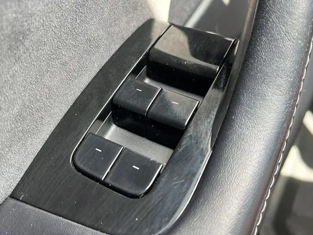 2021 Tesla Model Y Standard Range Rear-Wheel Drive