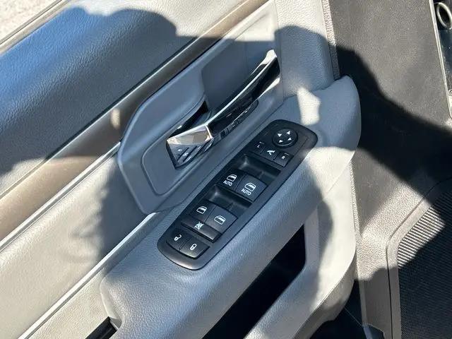 2017 Ram 1500 Big Horn Crew Cab 4x4 57 Box