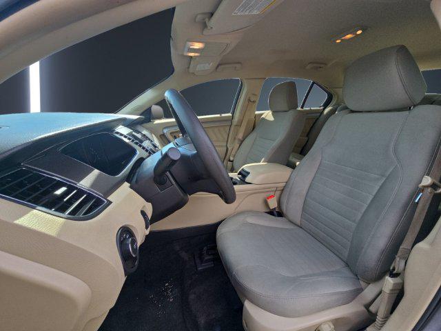 2017 Ford Taurus SE