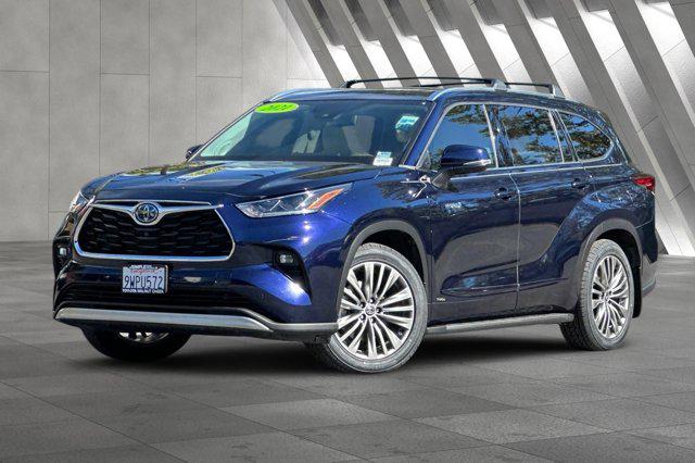 2021 Toyota Highlander Hybrid Platinum
