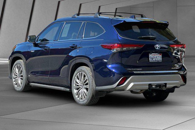2021 Toyota Highlander Hybrid Platinum
