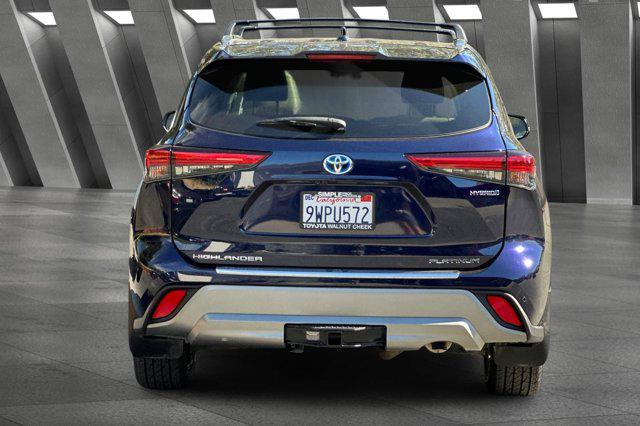2021 Toyota Highlander Hybrid Platinum