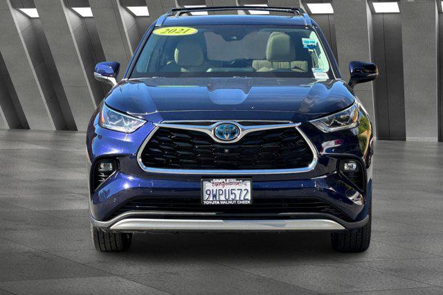2021 Toyota Highlander Hybrid Platinum