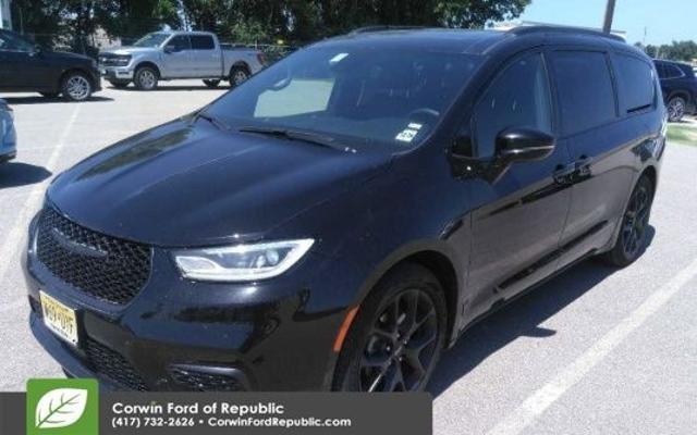 2025 Chrysler Pacifica Limited for sale in Republic, MO