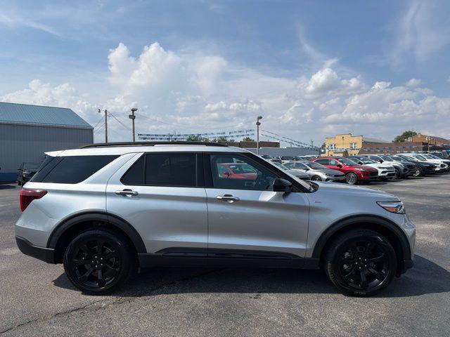 2024 Ford Explorer ST-Line