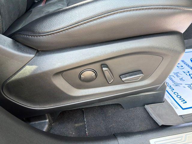2024 Ford Explorer ST-Line