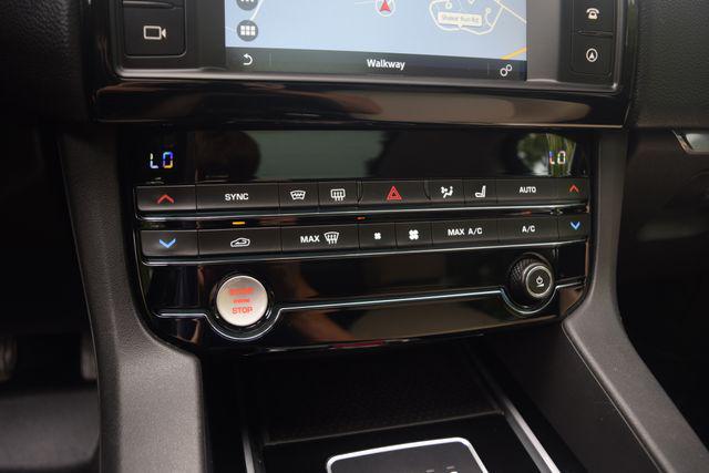 2018 Jaguar F-PACE 25t Premium