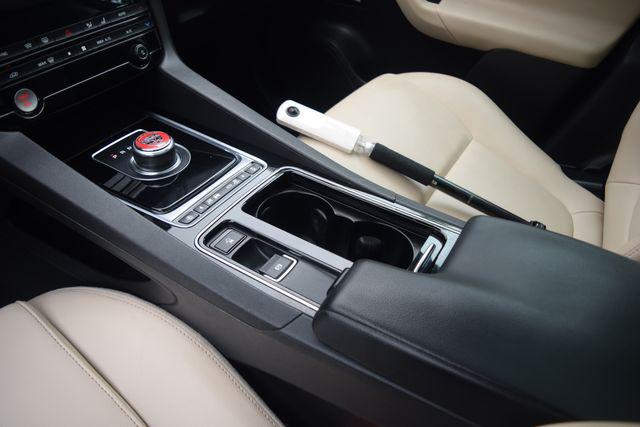 2018 Jaguar F-PACE 25t Premium