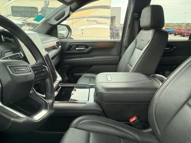 2025 GMC Yukon 4WD Denali