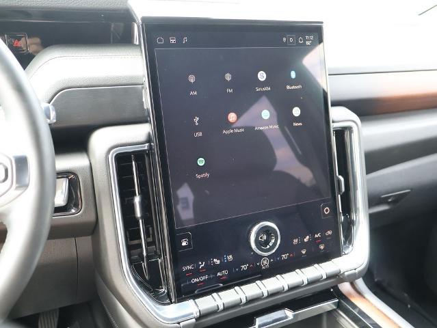 2025 GMC Yukon 4WD Denali
