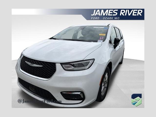 2024 Chrysler Pacifica Touring L for sale in Ozark, MO