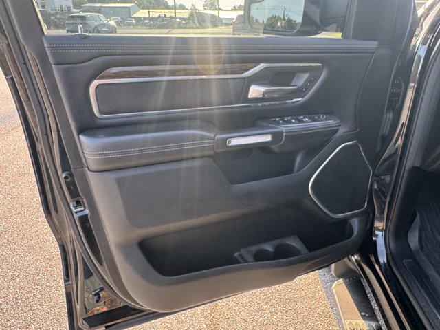 2019 Ram 1500 Laramie Crew Cab 4x4 5'7" Box