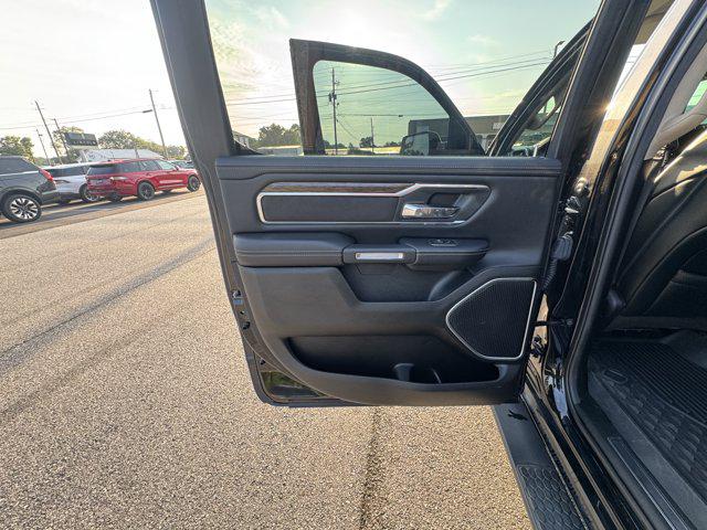 2019 Ram 1500 Laramie Crew Cab 4x4 5'7" Box