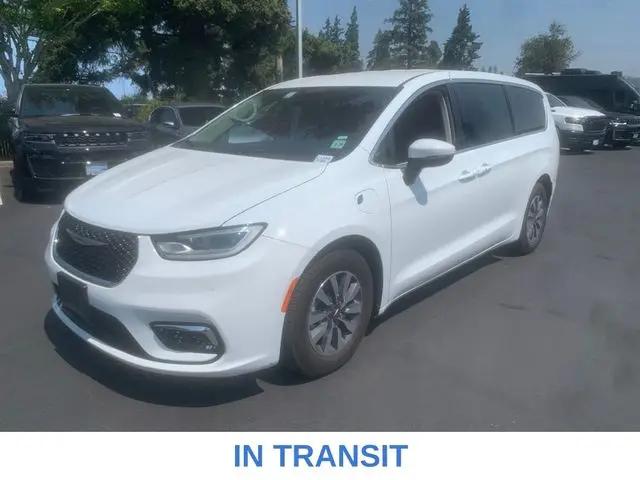 2023 Chrysler Pacifica Touring L for sale in Libertyville, IL