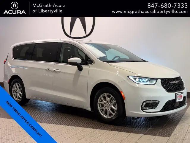 2023 Chrysler Pacifica Touring L for sale in Libertyville, IL