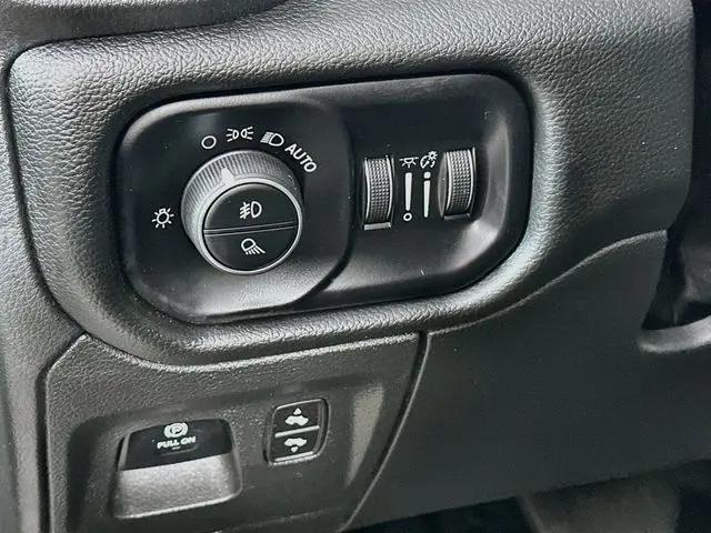2025 Ram 1500 Big Horn Crew Cab 4x4 57 Box
