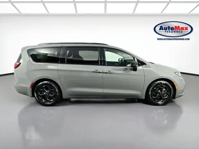 2025 Chrysler Pacifica Hybrid Premiuim S Appearance Package
