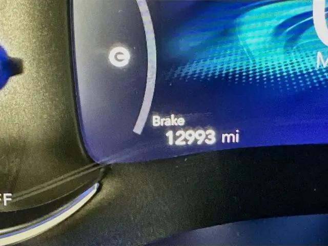 2025 Chrysler Pacifica Hybrid Premiuim S Appearance Package