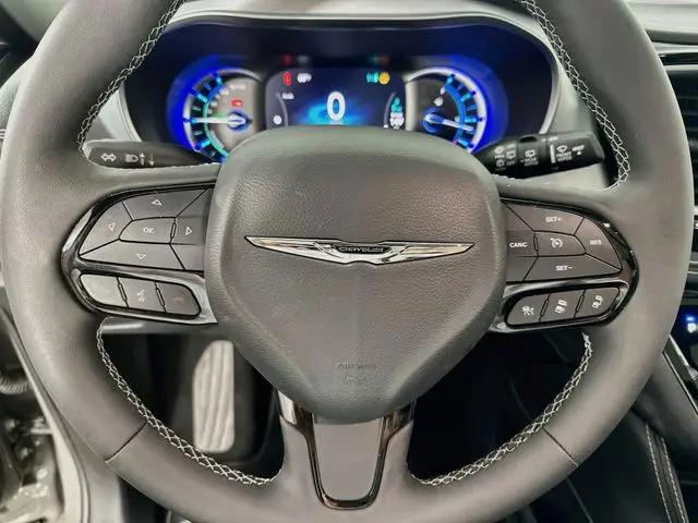 2025 Chrysler Pacifica Hybrid Premiuim S Appearance Package
