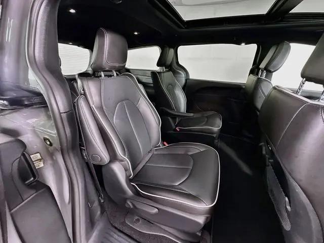 2025 Chrysler Pacifica Hybrid Premiuim S Appearance Package