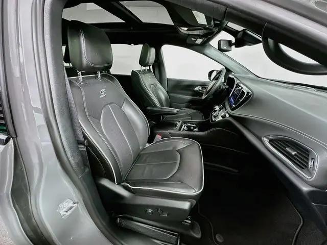 2025 Chrysler Pacifica Hybrid Premiuim S Appearance Package