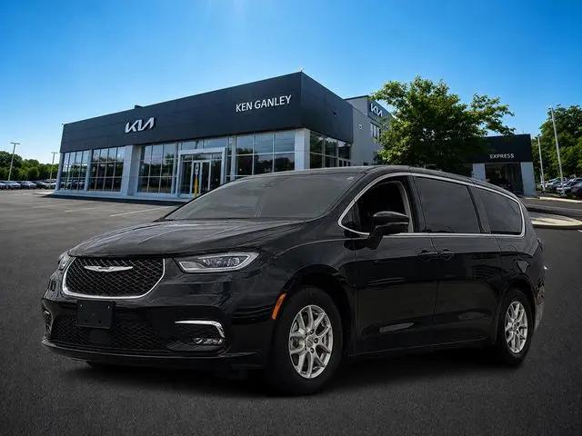 2024 Chrysler Pacifica Touring L for sale in Mentor, OH