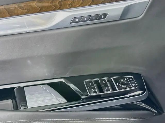 2025 Cadillac Escalade Sport Platinum