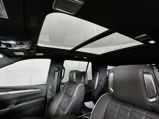 2025 Cadillac Escalade Sport Platinum
