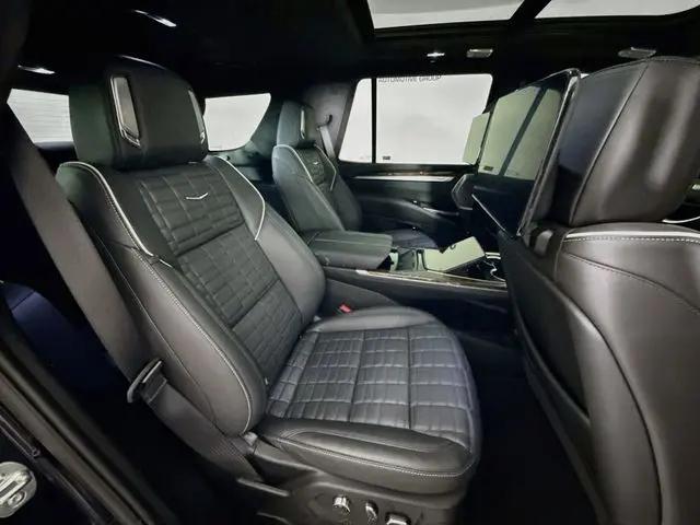 2025 Cadillac Escalade Sport Platinum