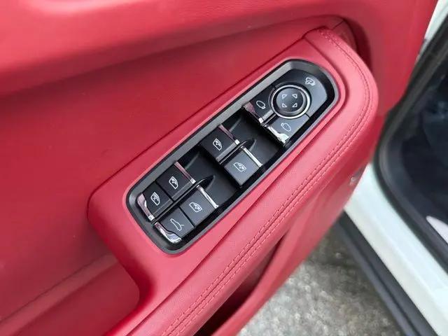 2022 Porsche Macan S