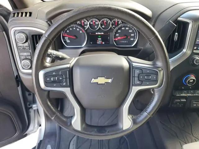 2021 Chevrolet Silverado 1500 4WD Crew Cab Short Bed LT