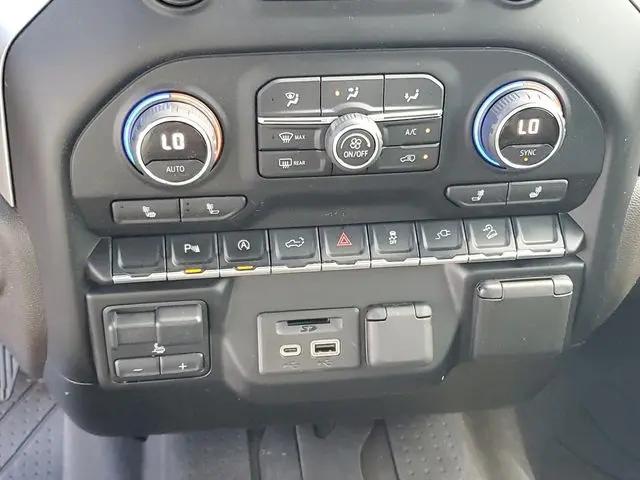 2021 Chevrolet Silverado 1500 4WD Crew Cab Short Bed LT