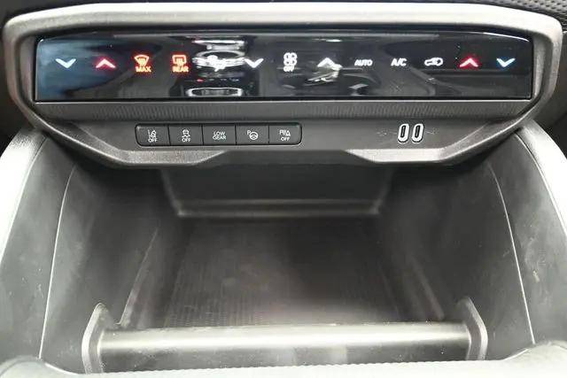 2026 Jeep Cherokee Overland 4x4