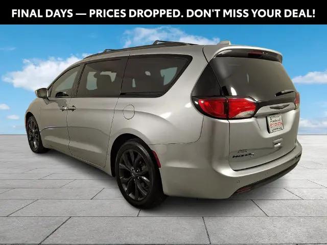2020 Chrysler Pacifica Touring L