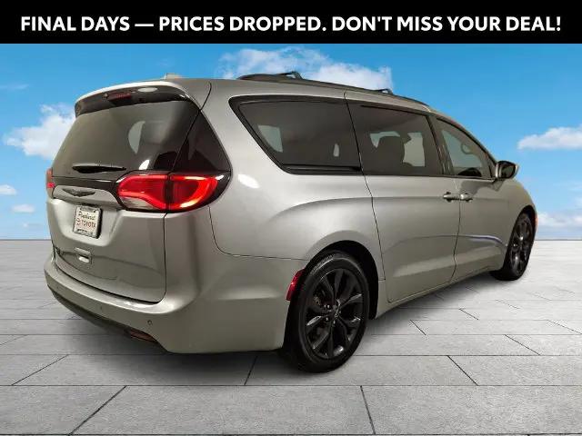 2020 Chrysler Pacifica Touring L