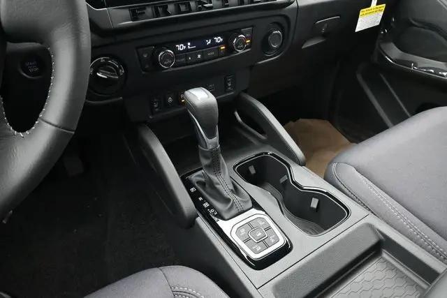 2026 Nissan Frontier Crew Cab Long Bed SV 4x4