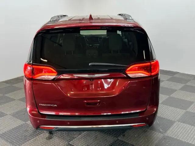 2017 Chrysler Pacifica Touring-L Plus