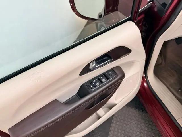 2017 Chrysler Pacifica Touring-L Plus