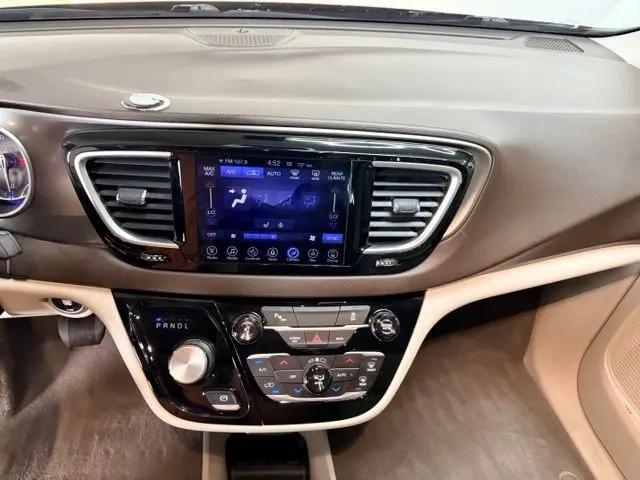 2017 Chrysler Pacifica Touring-L Plus