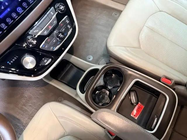 2017 Chrysler Pacifica Touring-L Plus