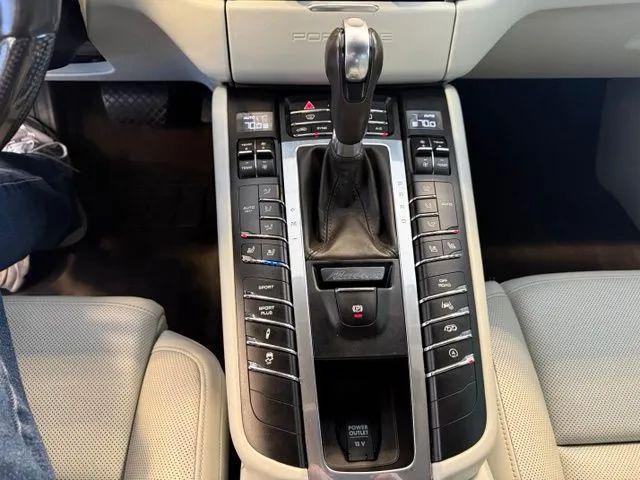 2016 Porsche Macan Turbo